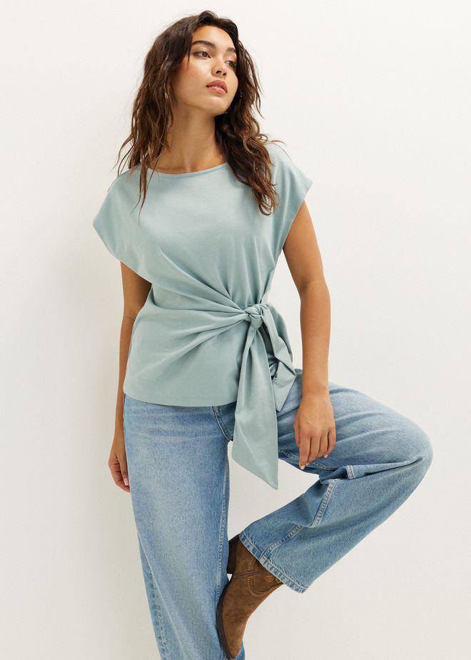 T-shirt met knoopdetail